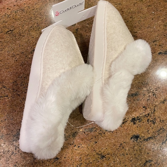 NEW! Cuddl Duds White Faux Fur Clogs NWT! - Picture 4 of 11